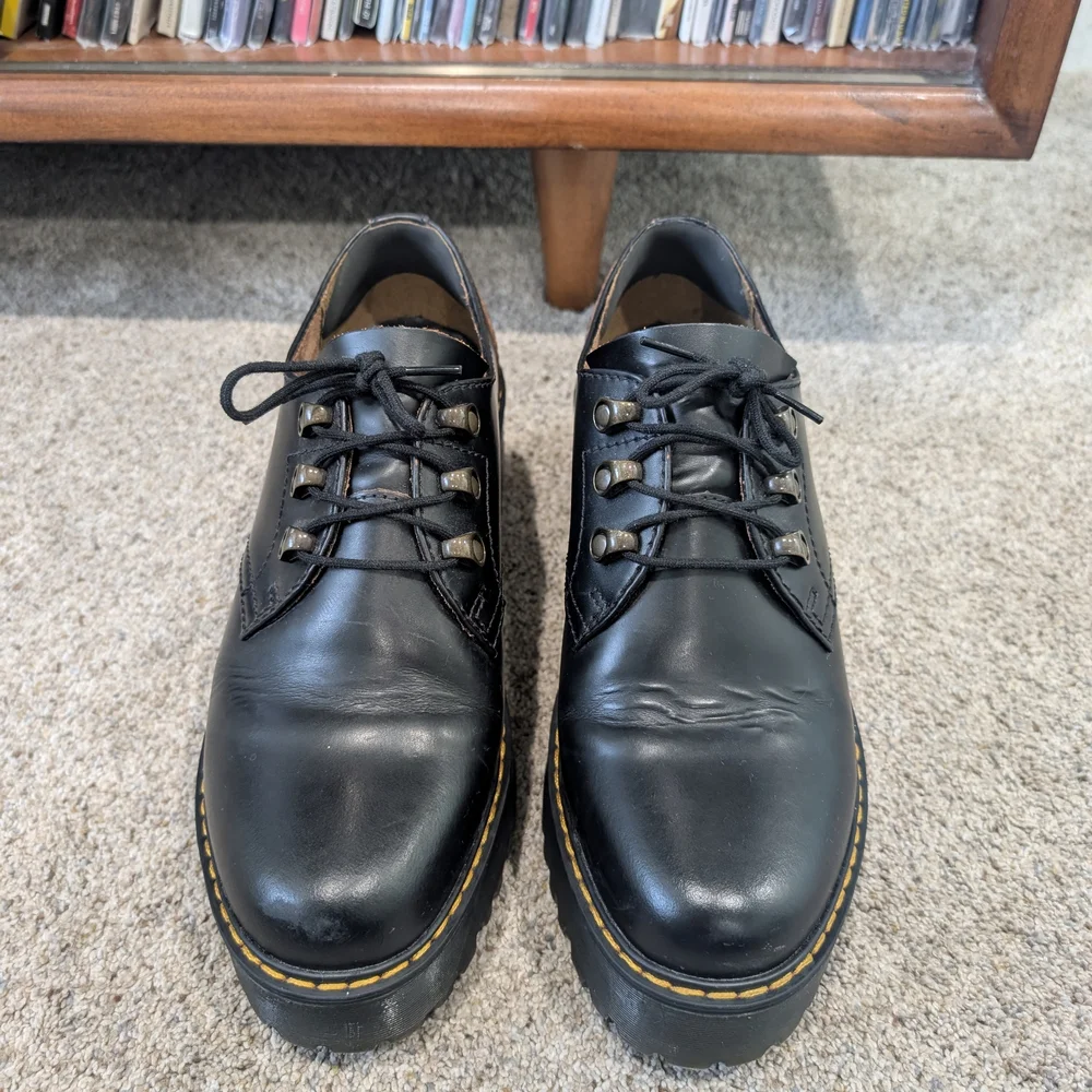 Dr. Martens Leona Lug Sole Platform Derby - Picture 4 of 7